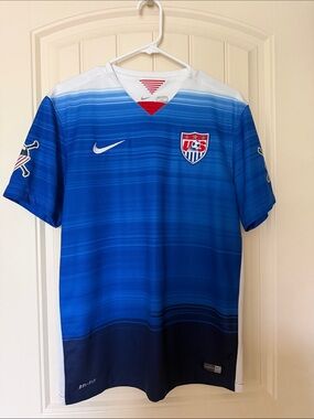 Nike USMNT Men’s Medium Soccer Jersey